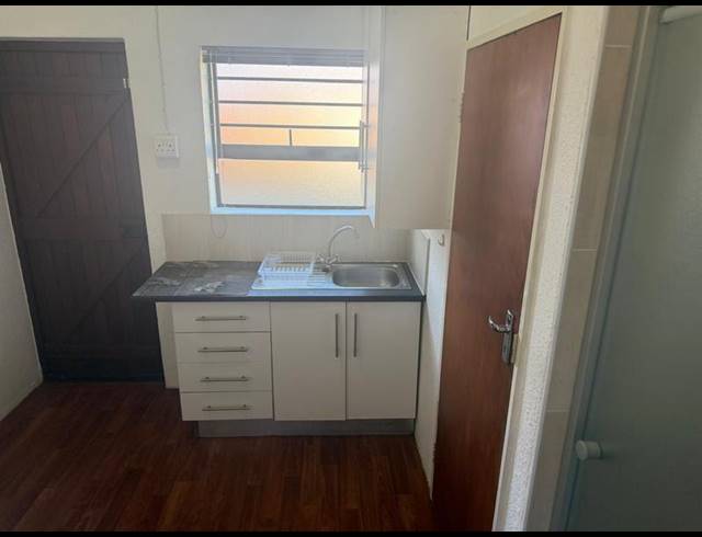 1 BEDROOM PROPERTY TO RENT IN BRACKEN HEIGHTS